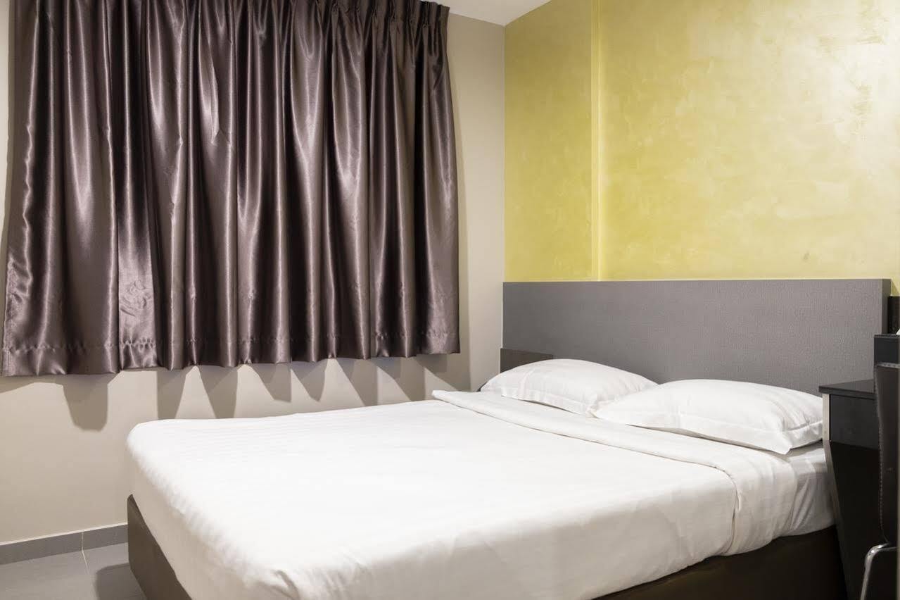 Ibis Budget Singapore Sapphire Exterior foto